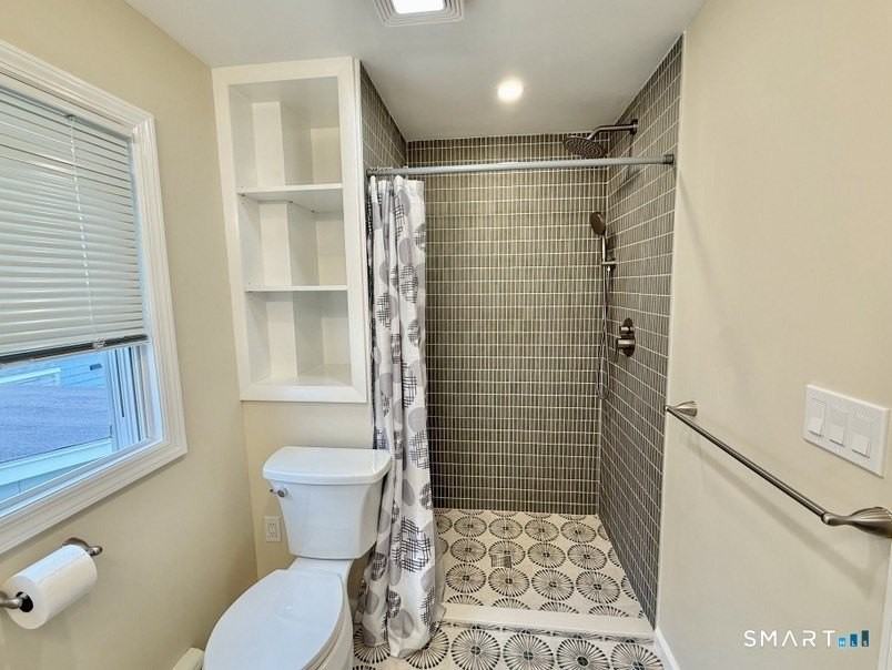 795 E Broadway - Photo 4 of 20