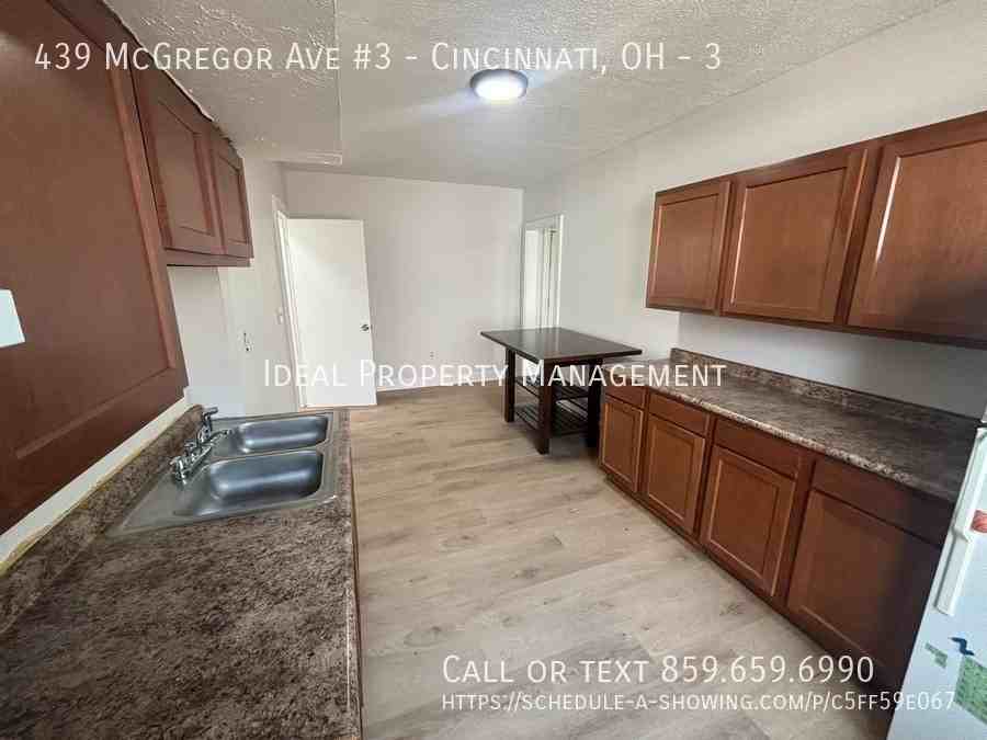 439 Mcgregor Ave #3 - Photo 4 of 13