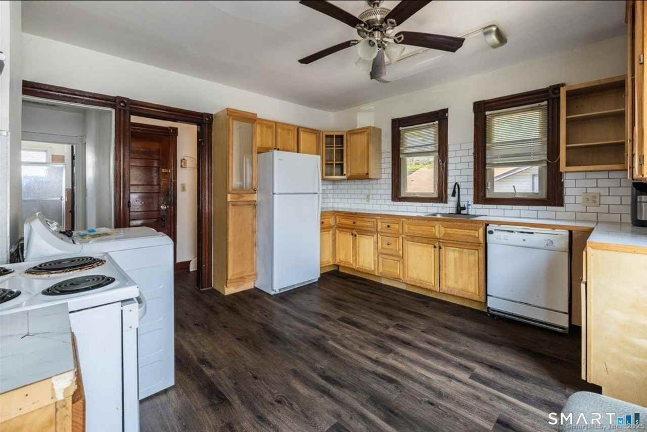 118 New Haven Ave #2 - Photo 7 of 11