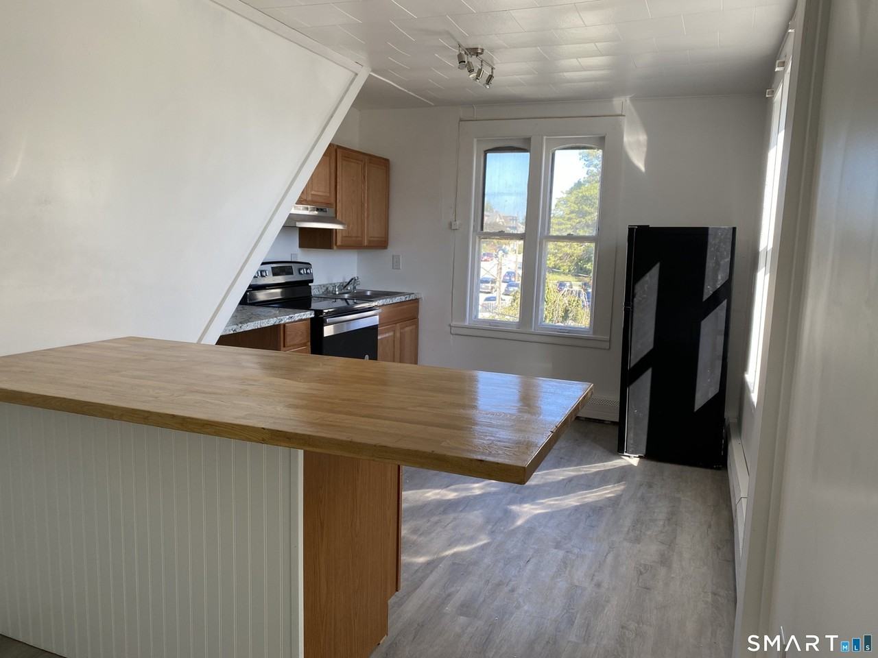 26 Prospect St #10 - Photo 3 of 11