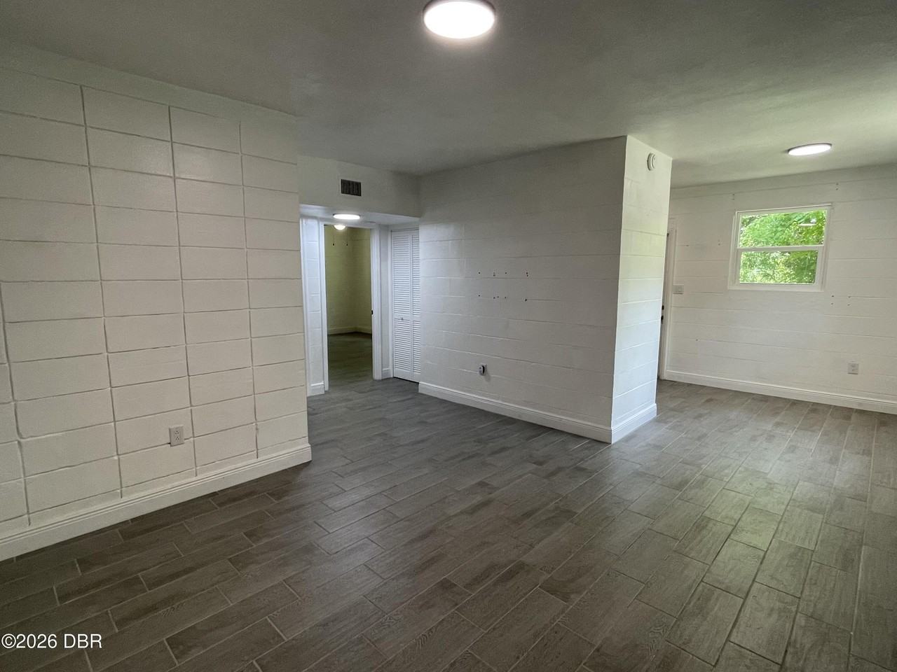 91 Ford St - Photo 3 of 17