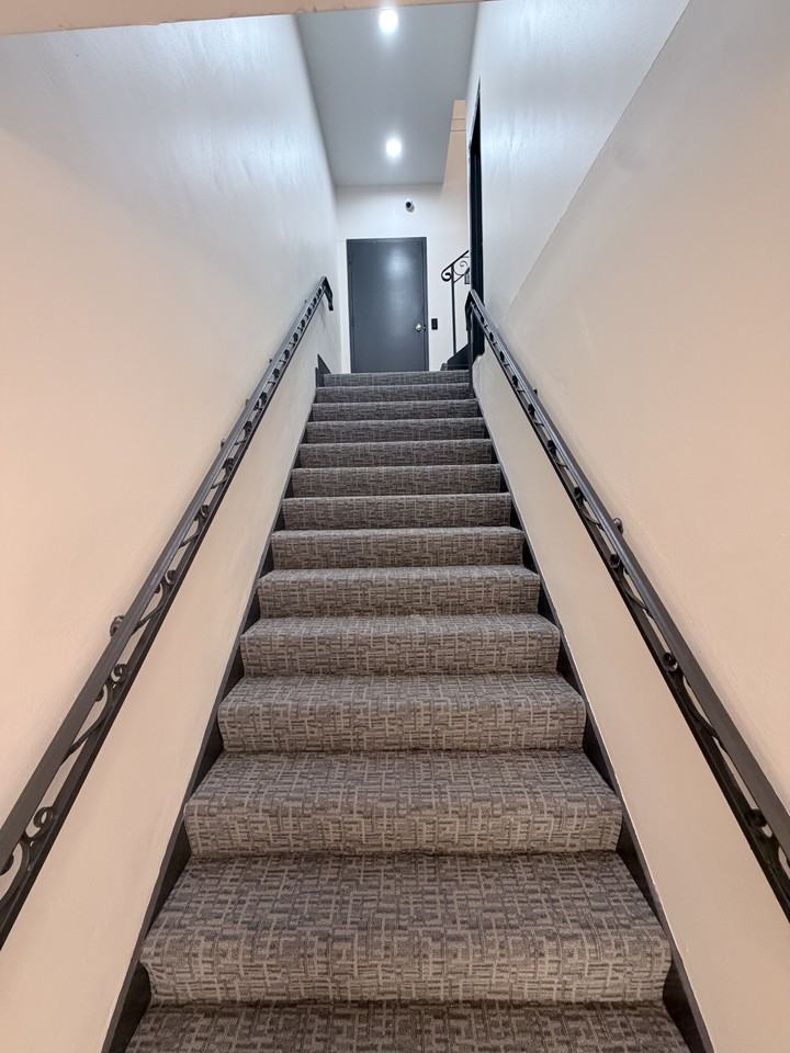 440 N State St #2G - Photo 3 of 22
