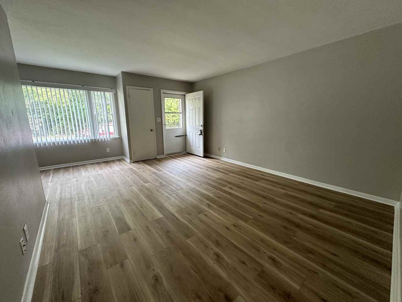4006 8th St - Photo 2 of 10