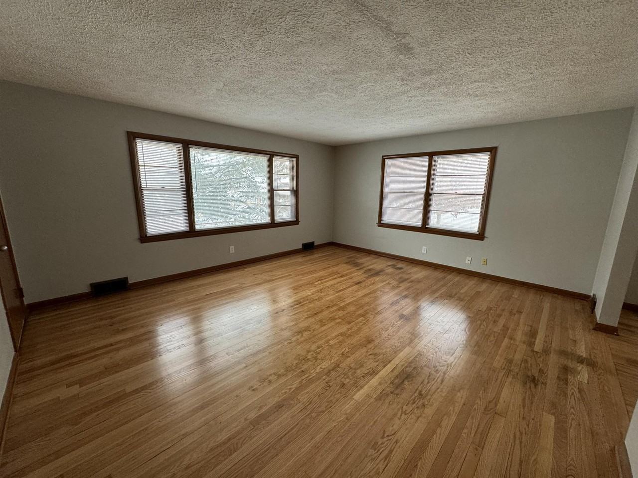 1911 E State St #2 - Photo 2 of 8