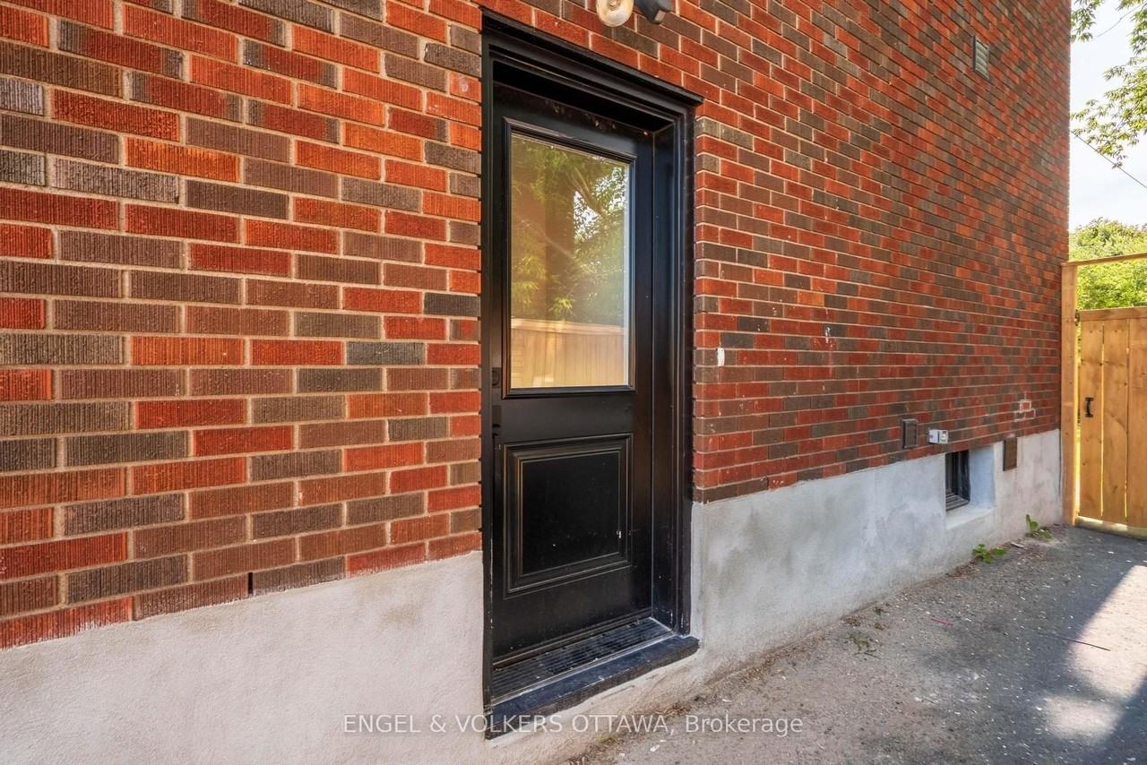1040 Maitland Ave - Photo 3 of 25