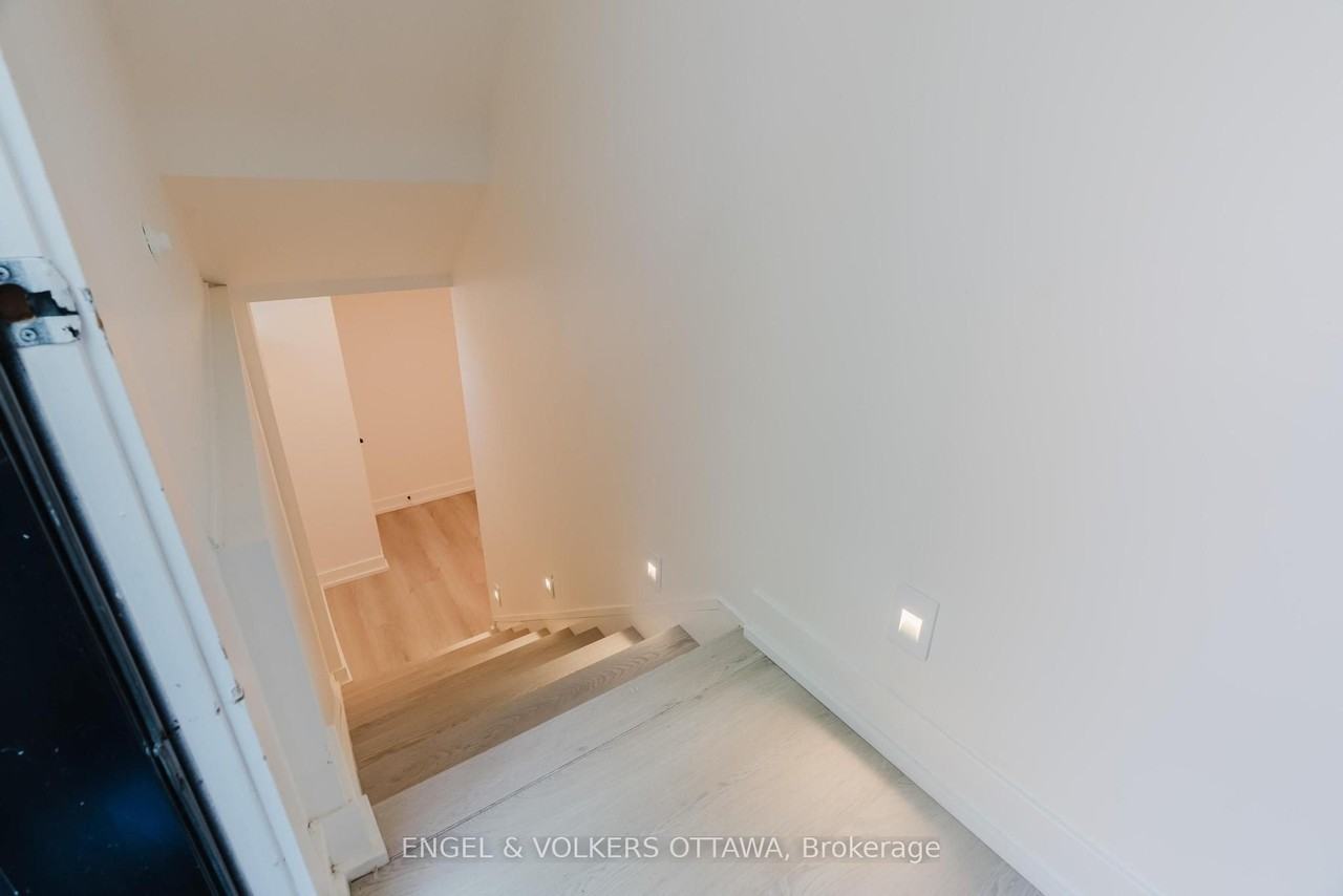 1040 Maitland Ave - Photo 4 of 25
