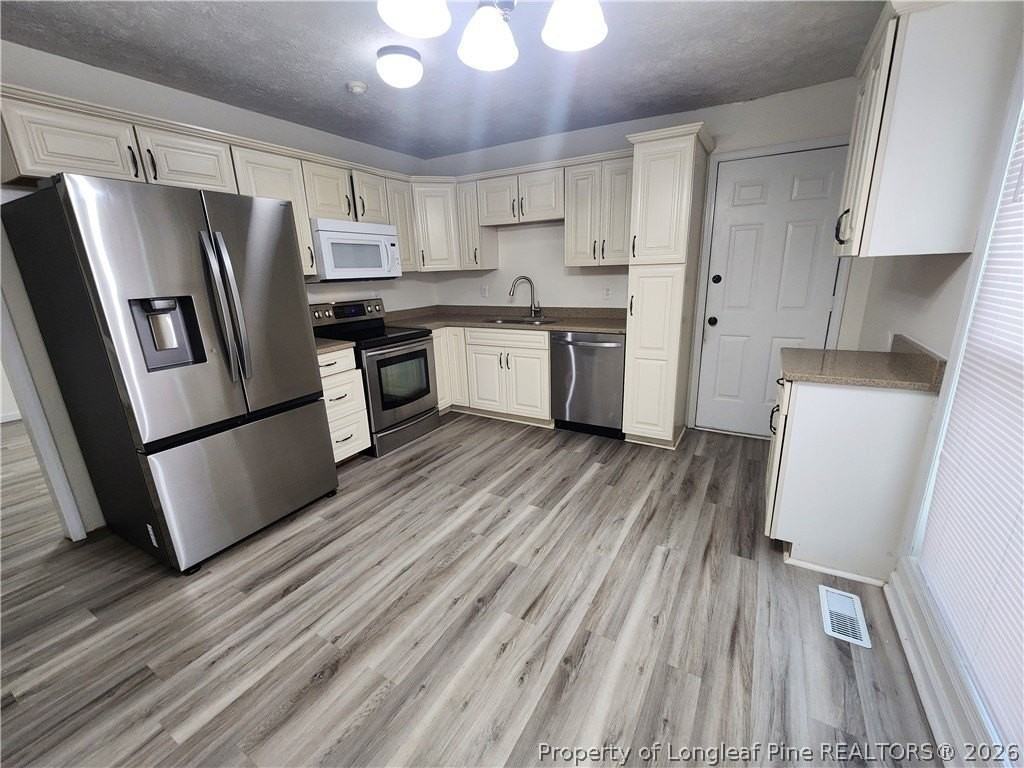 5521 Deep Hollow Ct - Photo 4 of 23