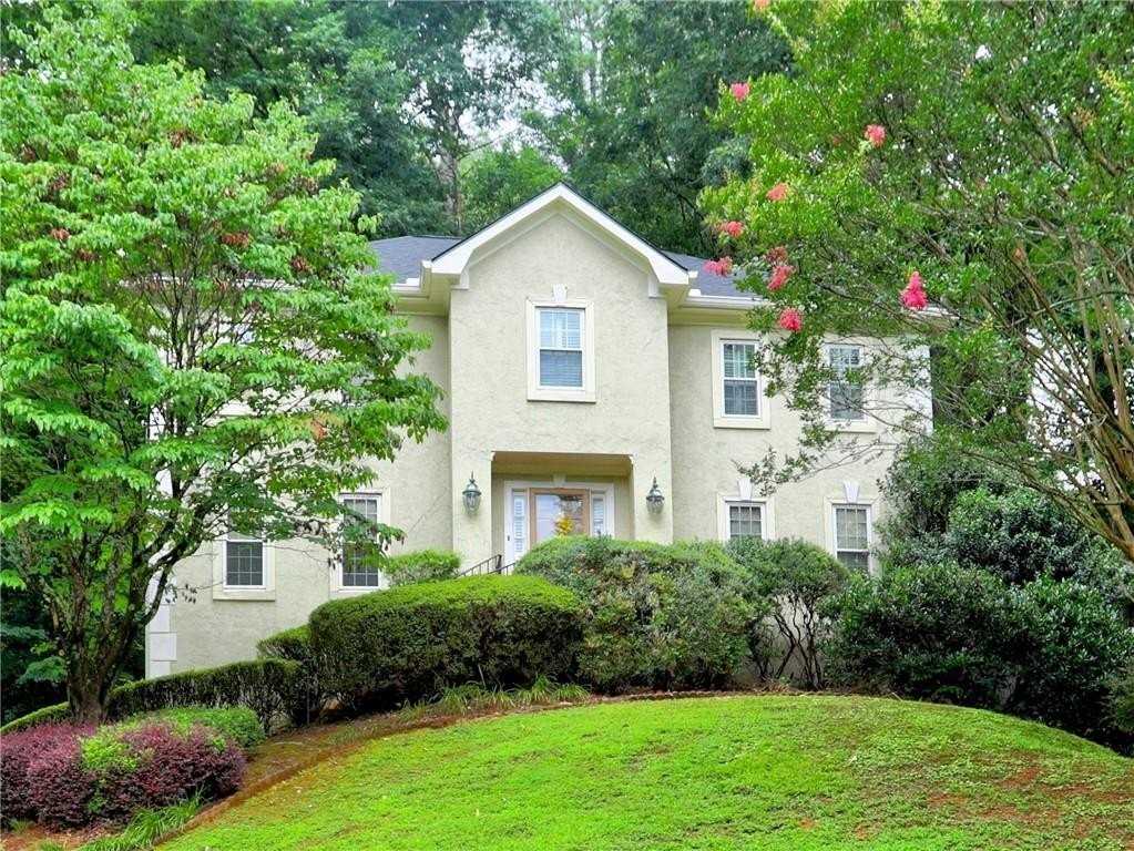 2101 Mark Hall Ct - Photo 2 of 39