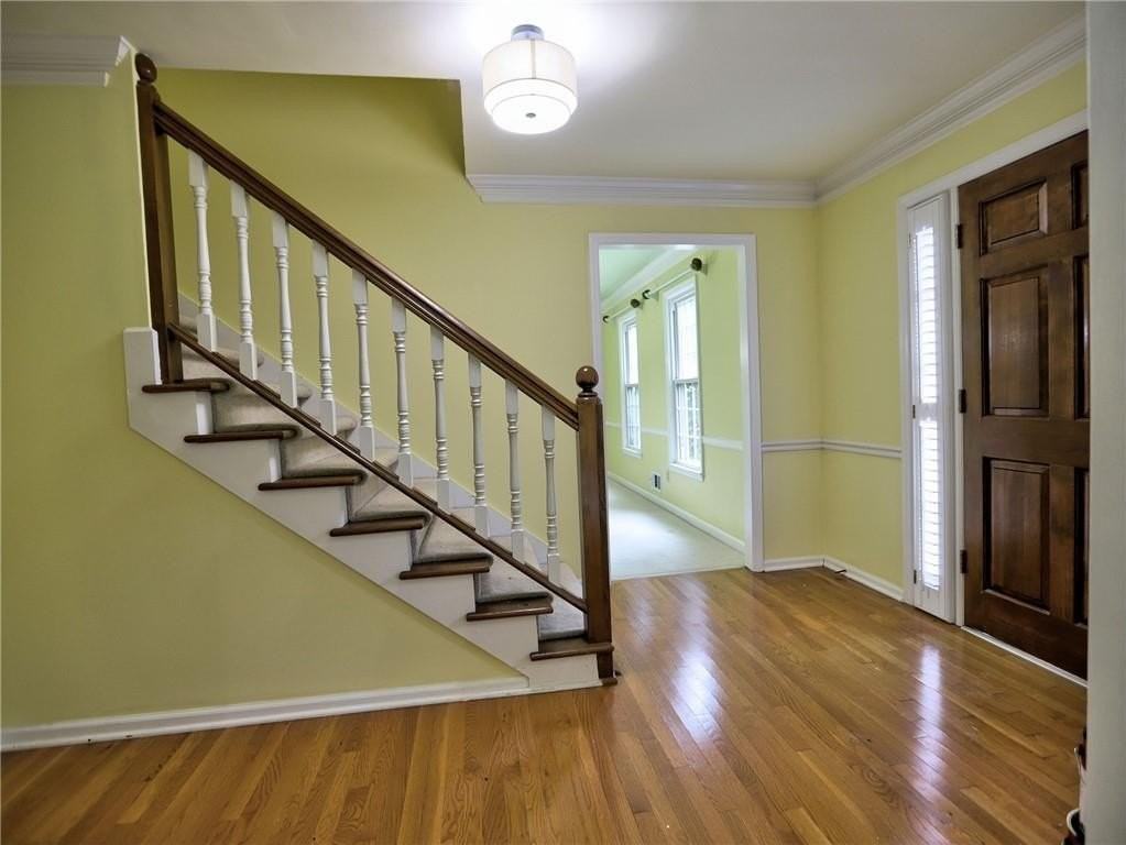 2101 Mark Hall Ct - Photo 4 of 39