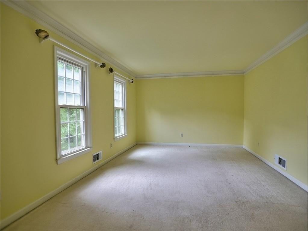 2101 Mark Hall Ct - Photo 5 of 39