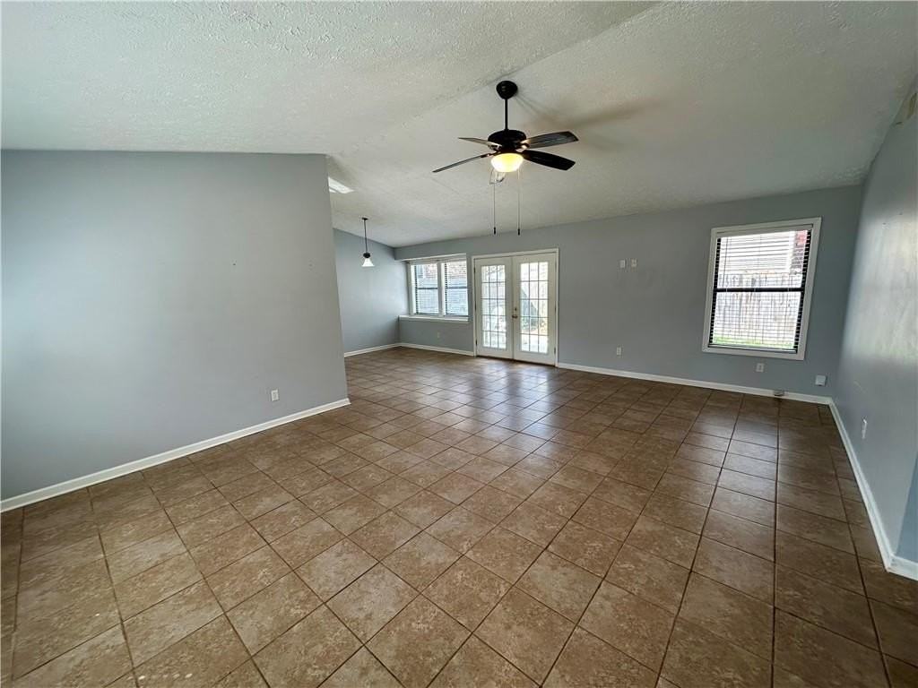 4668 Emerald Willow Dr - Photo 2 of 17