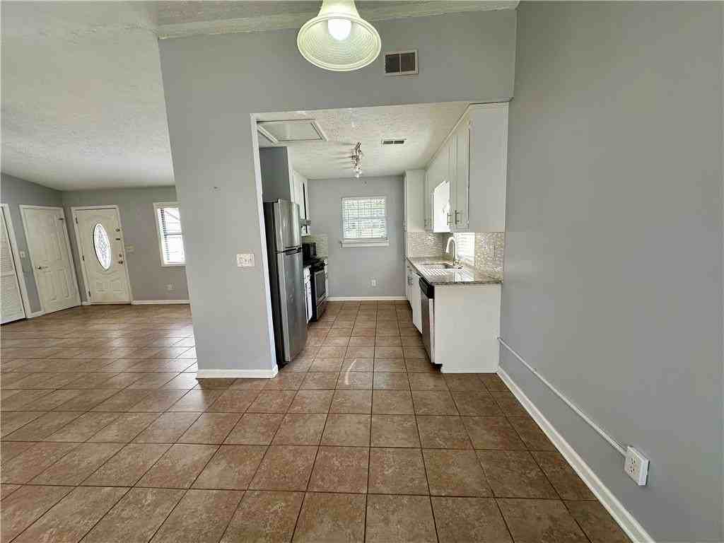 4668 Emerald Willow Dr - Photo 3 of 17