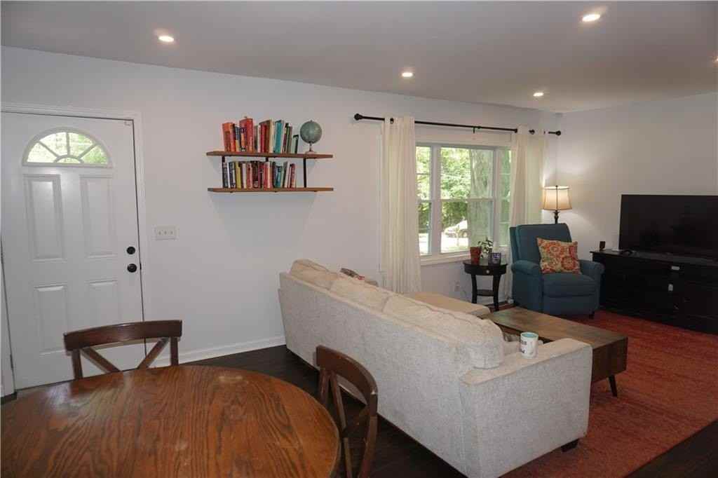 2163 Lilac Ln - Photo 4 of 26