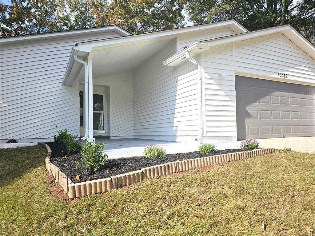 10085 Old Woodland Entry - Photo 2 of 33