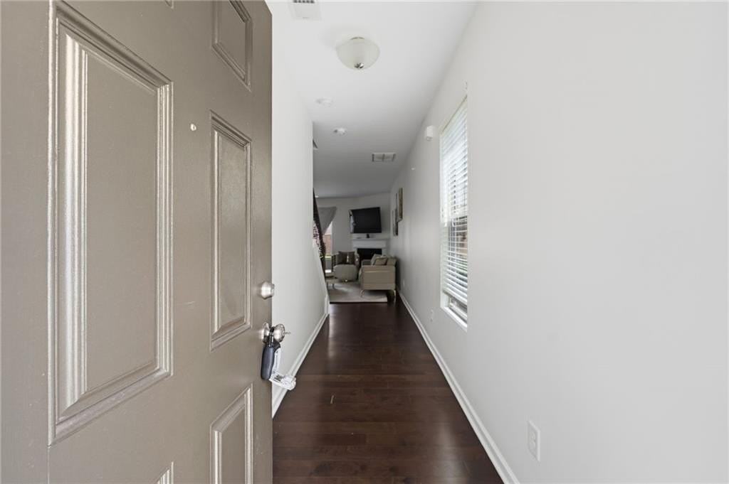 565 Dasheill Ln - Photo 3 of 31