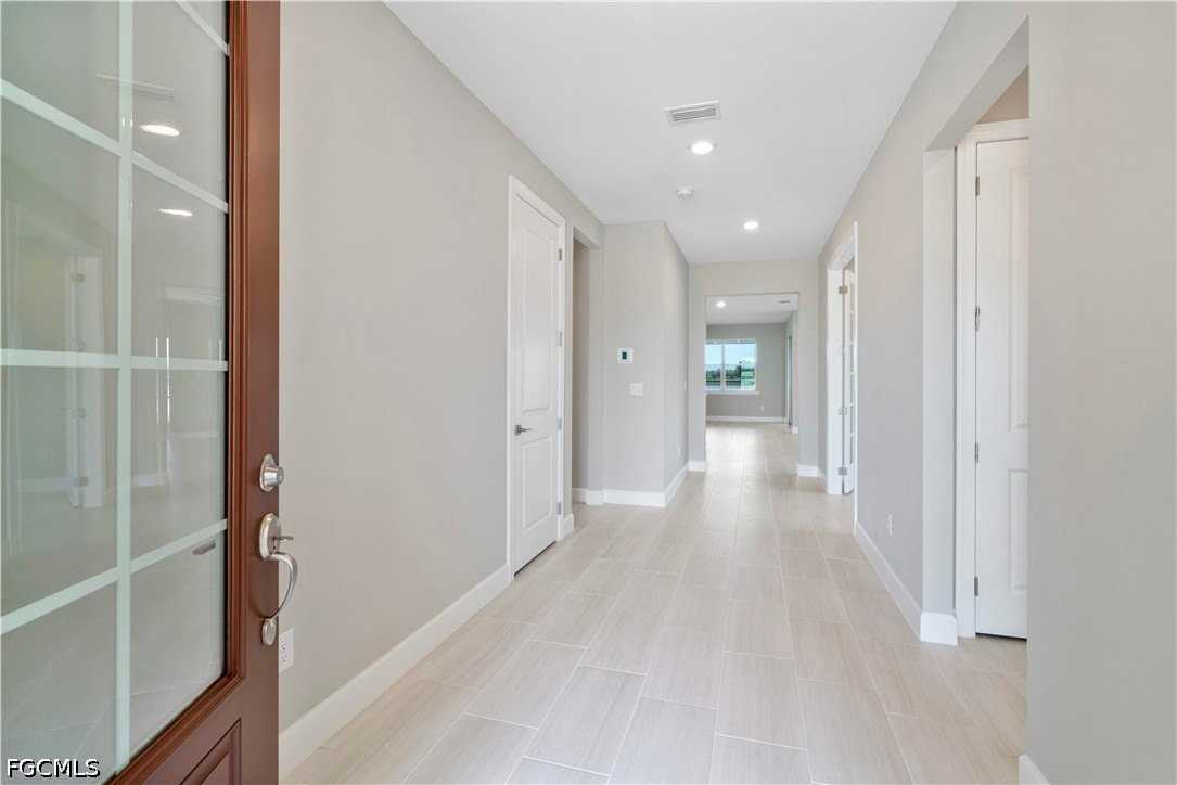 16056 Shoreline Dr - Photo 2 of 48