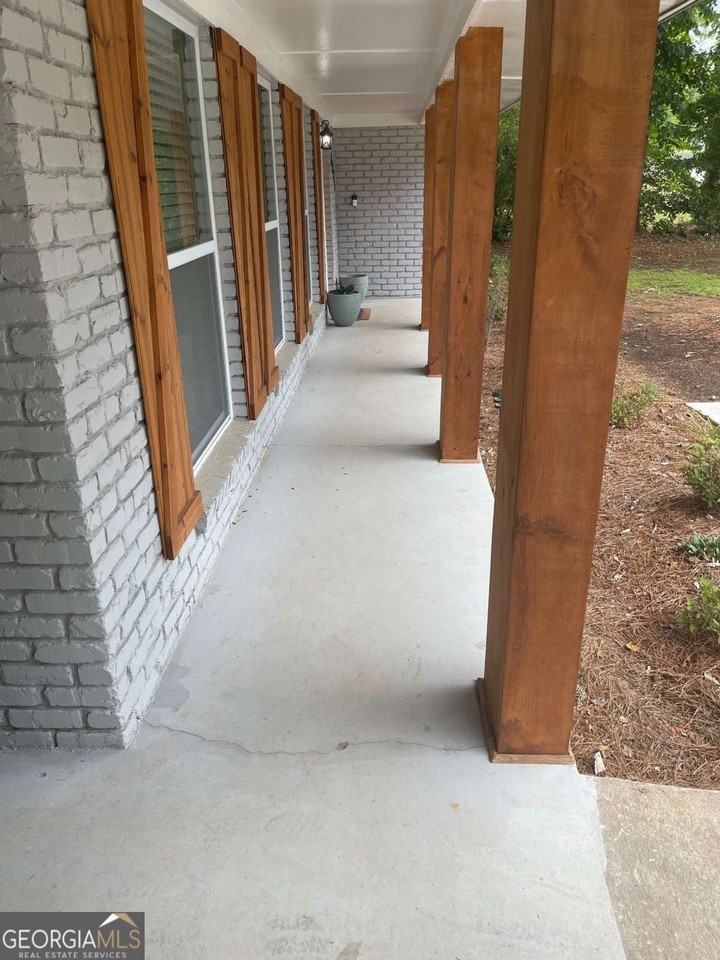 2271 Columbia Dr - Photo 2 of 9
