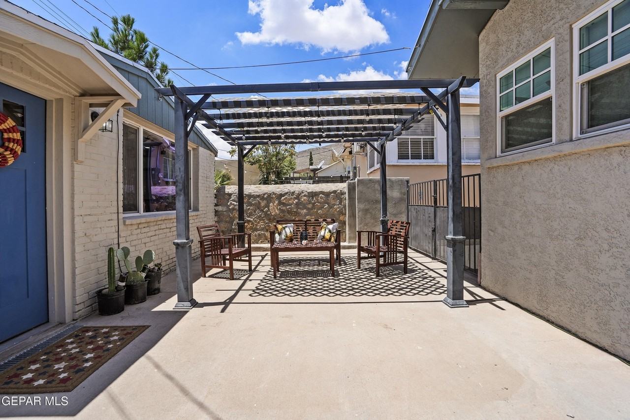 2718 Silver Ave #B - Photo 2 of 16