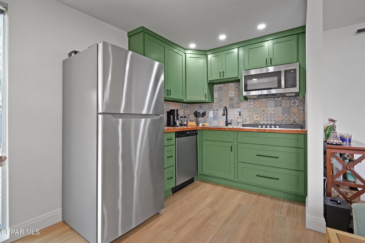 2718 Silver Ave #B - Photo 6 of 16