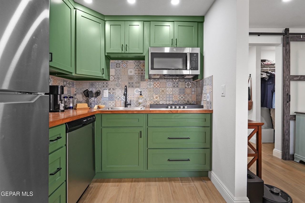 2718 Silver Ave #B - Photo 7 of 16