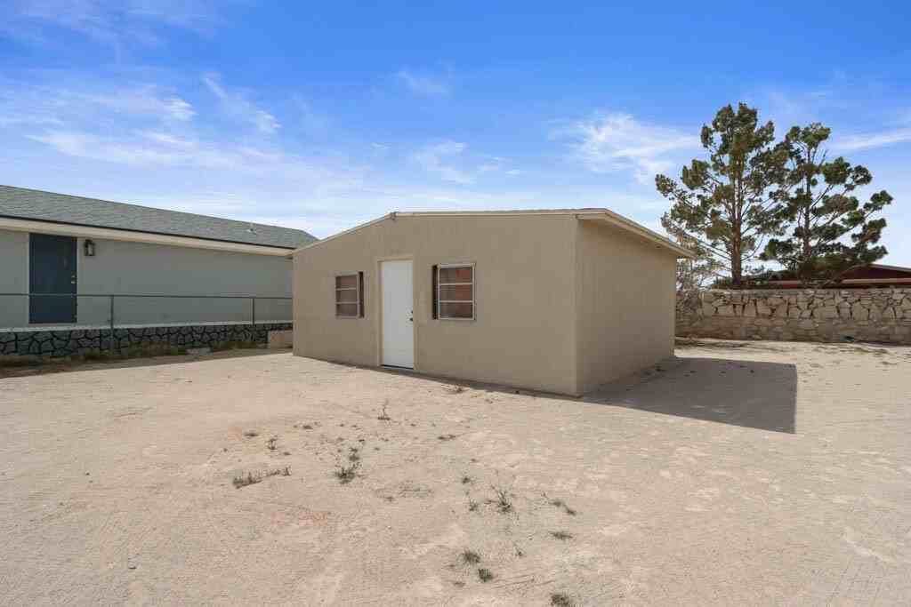 505 Ricky Zelt Dr - Photo 3 of 38