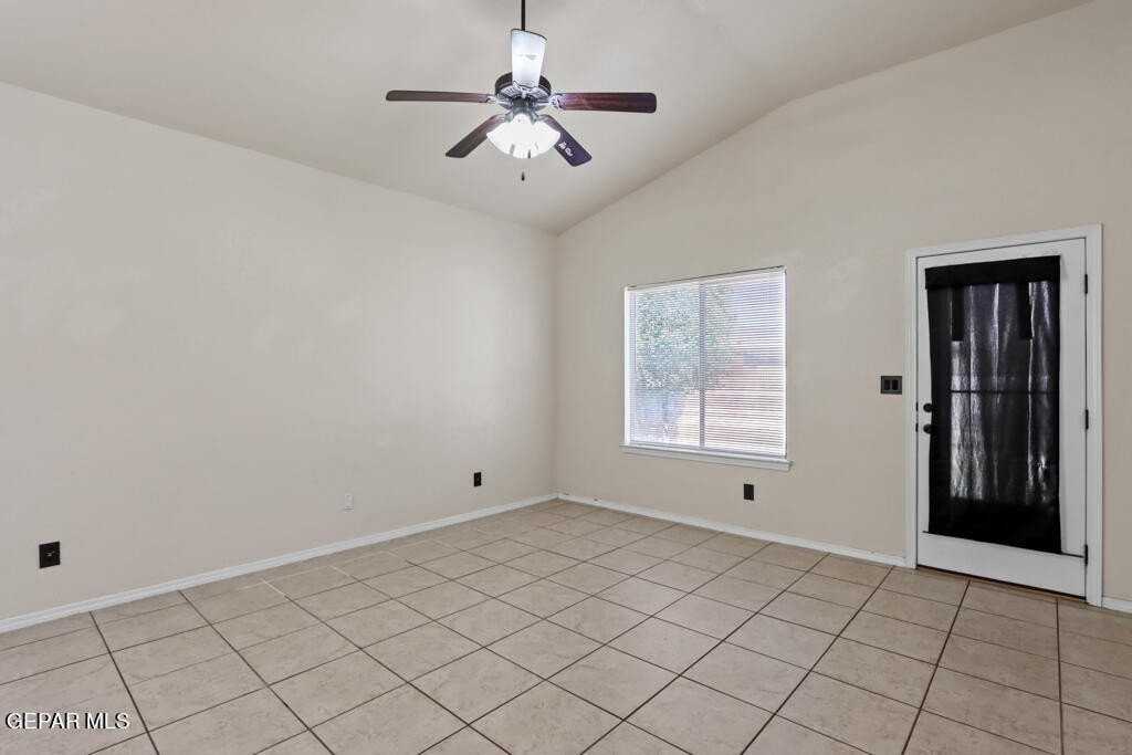 14685 Holsteiner Ct - Photo 7 of 41