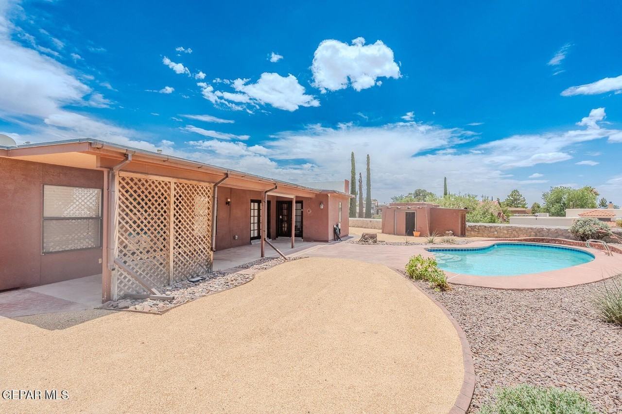6815 Villa Hermosa Dr #1 - Photo 2 of 45