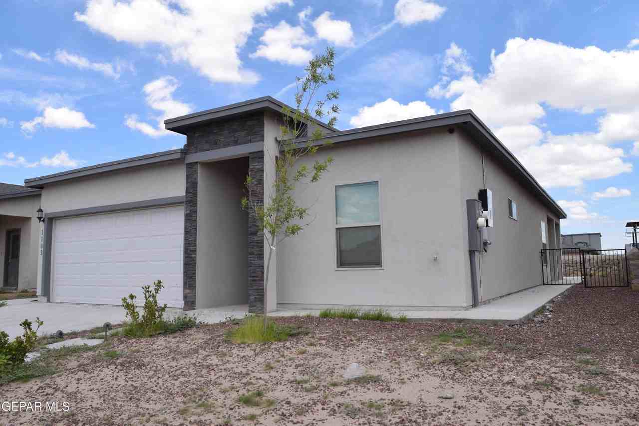 1103 Brass Hill Ave - Photo 4 of 32