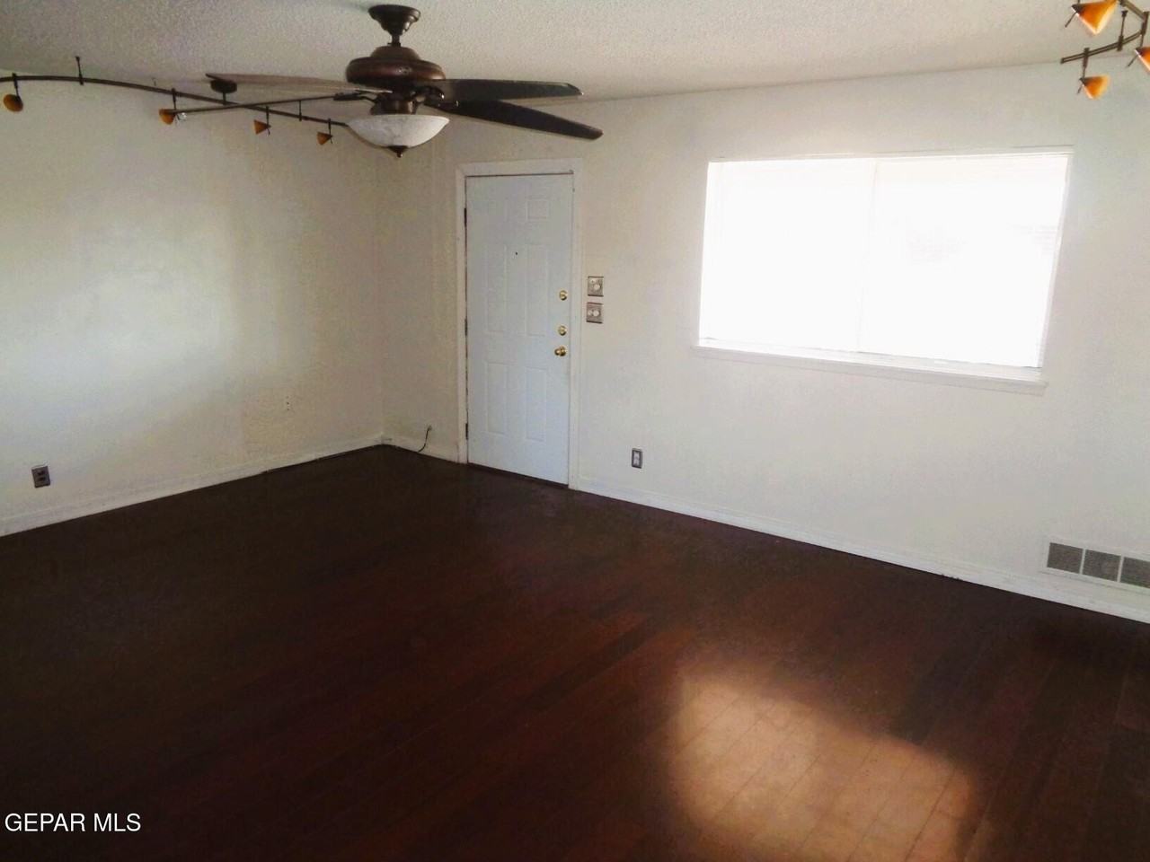 5120 Antonio Ave - Photo 4 of 24