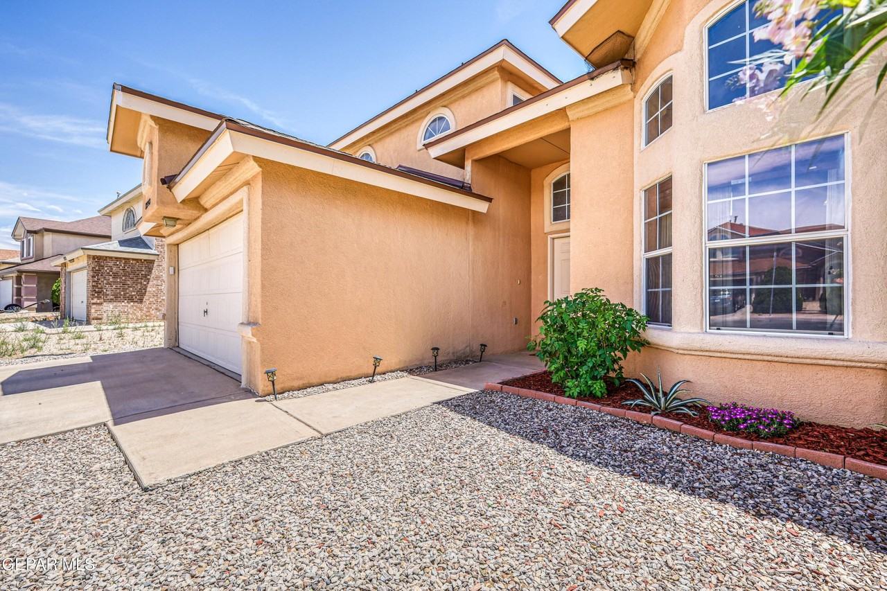 12748 Tierra Pueblo - Photo 4 of 50
