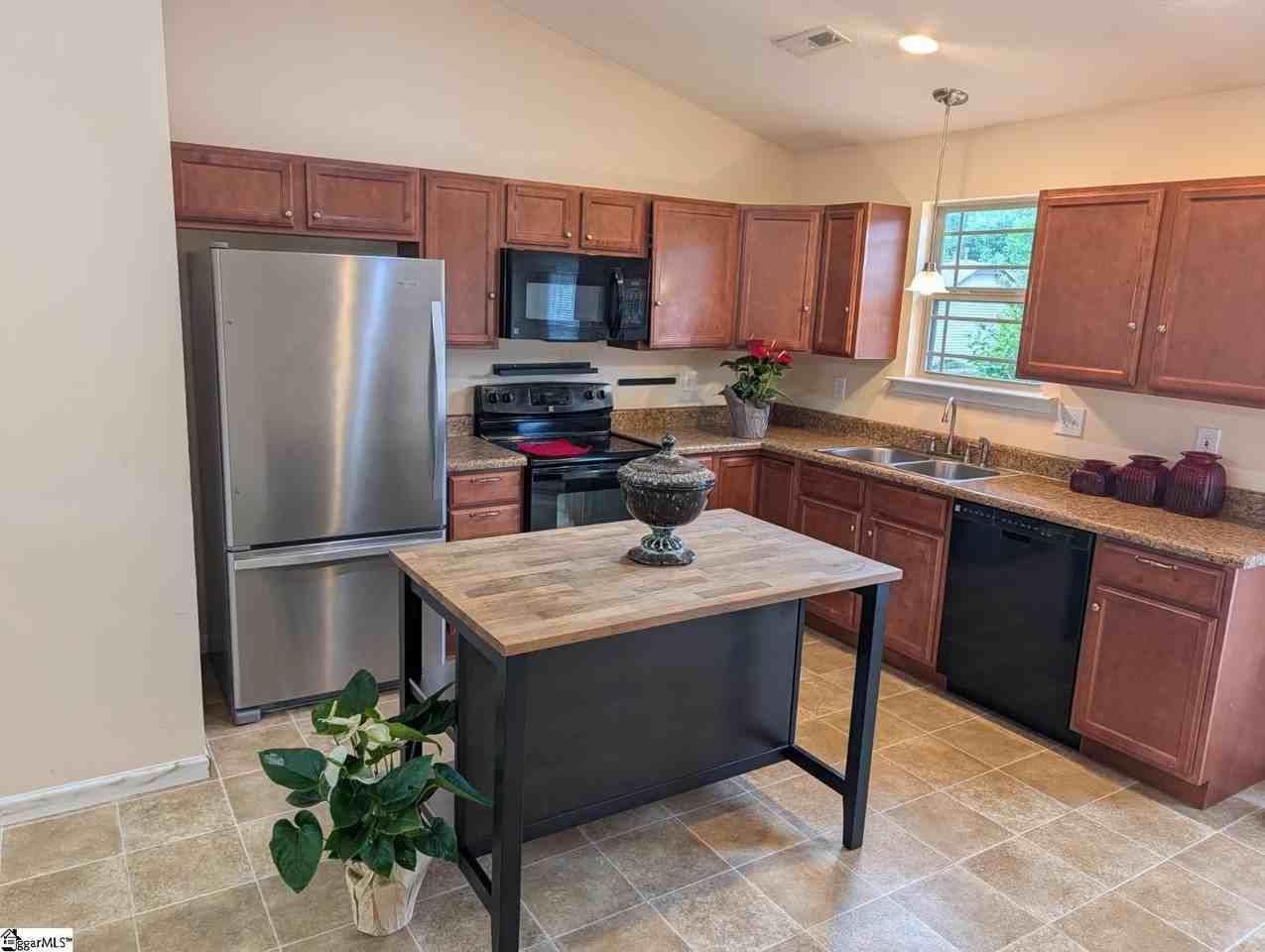 6 Nautical Dr - Photo 3 of 9