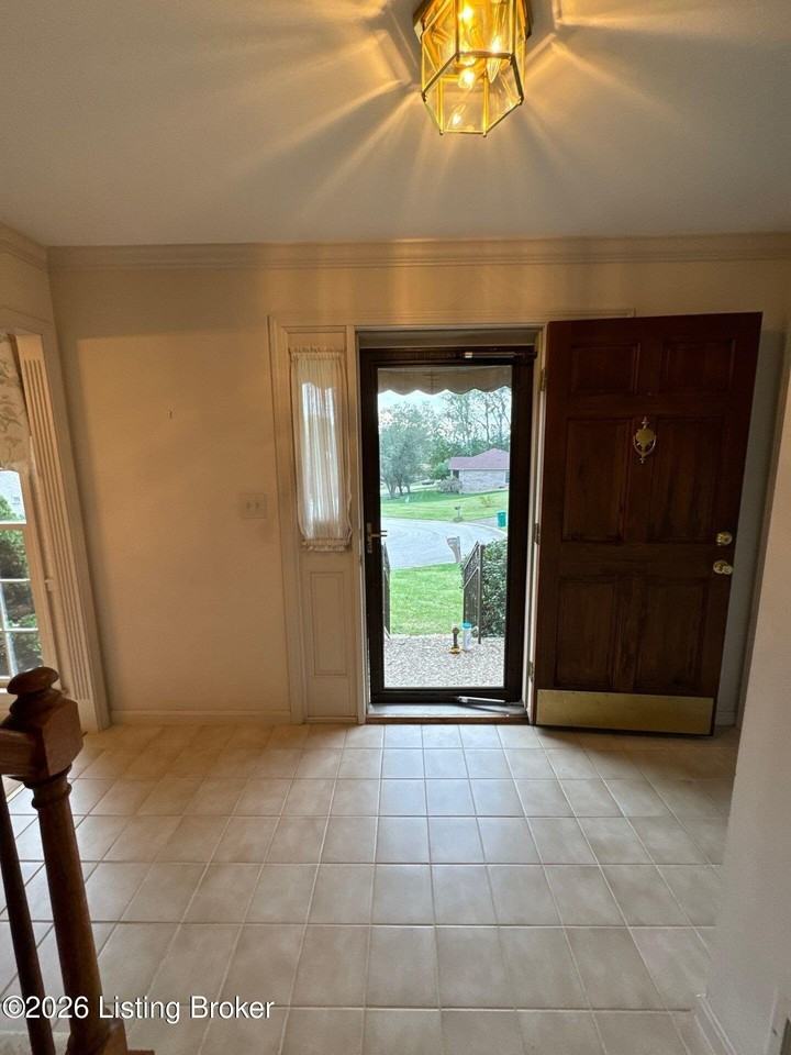 10985 Eagles Cove Dr - Photo 2 of 31