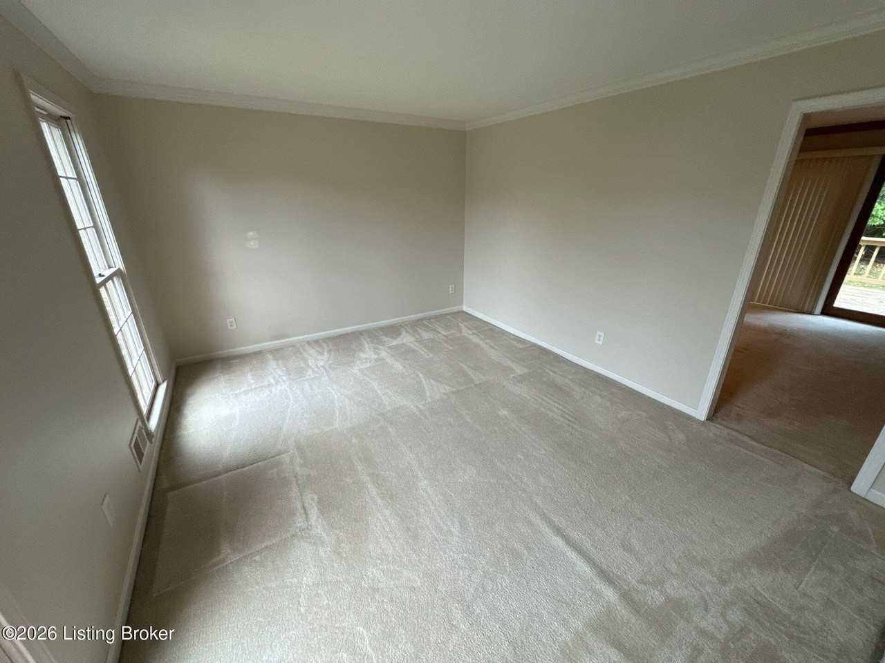 10985 Eagles Cove Dr - Photo 7 of 31