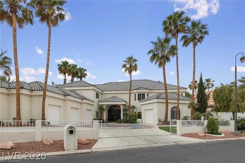 3160 Bel Air Dr - Photo 2 of 40