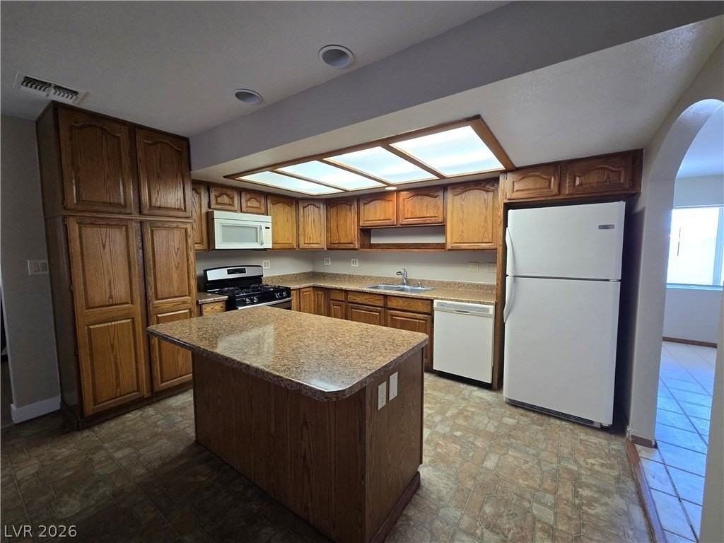 4647 Marnell Dr - Photo 5 of 38