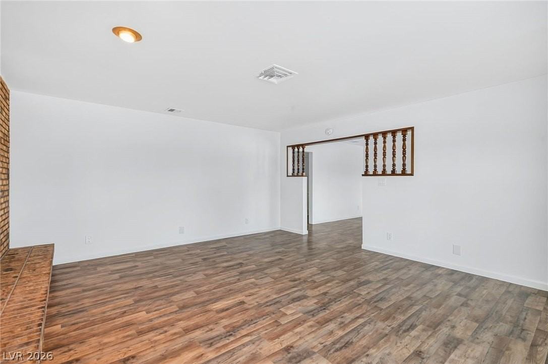 572 Federal St - Photo 5 of 25