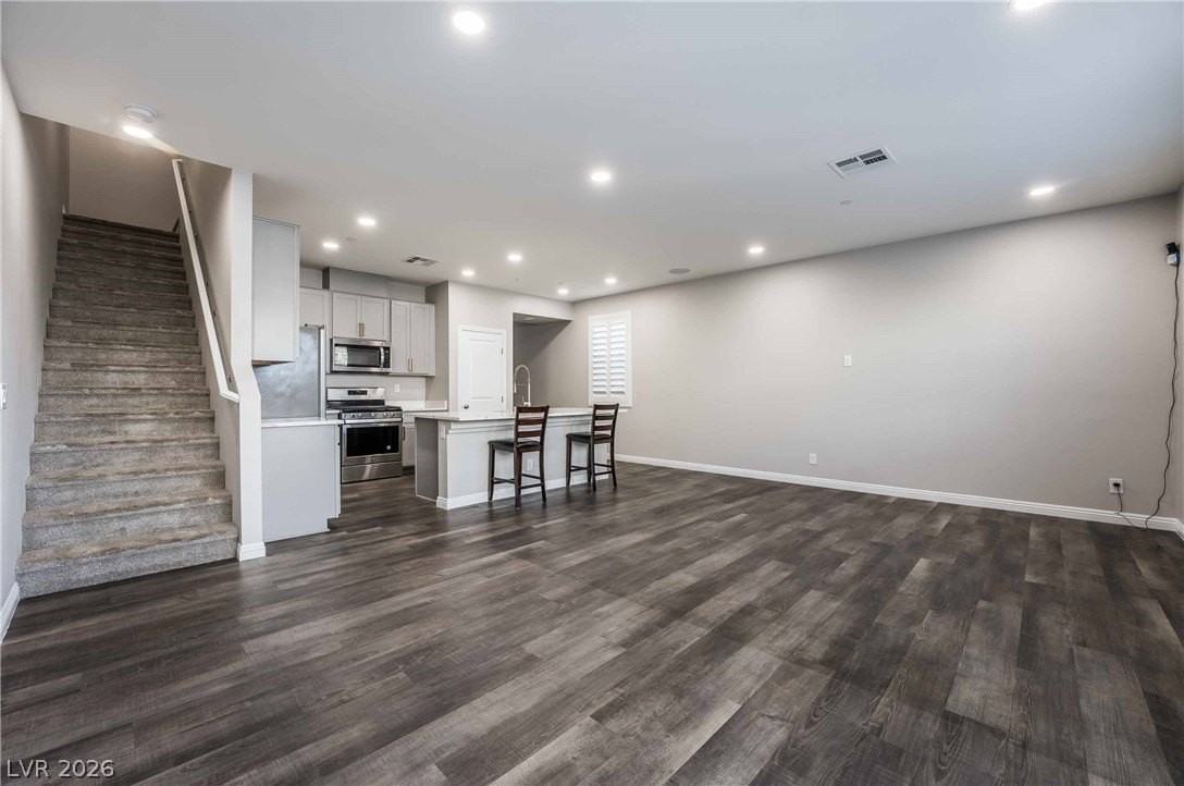 5378 Silver Branch Ave - Photo 5 of 23