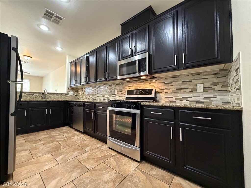 8361 Spruce Bay Ave - Photo 4 of 28