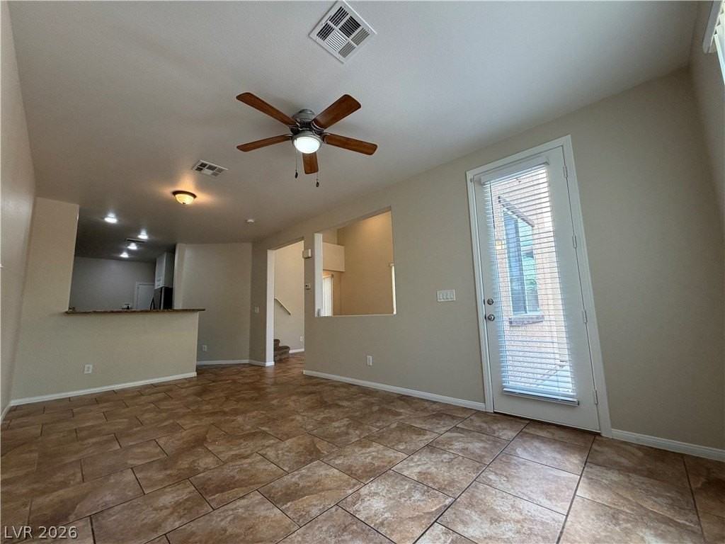 8361 Spruce Bay Ave - Photo 7 of 28