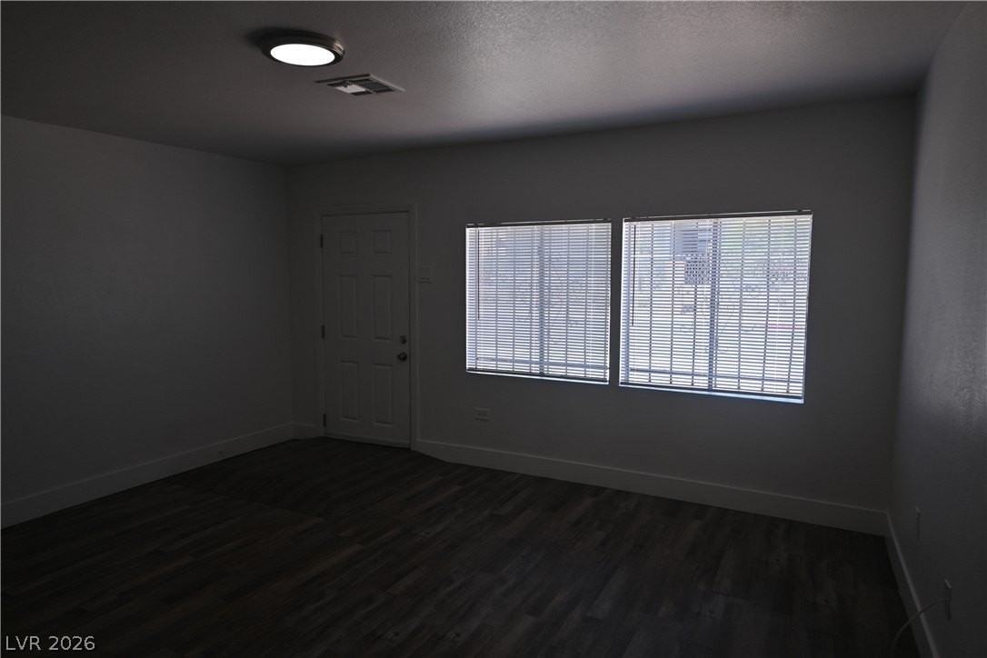 1007 C St #1 - Photo 6 of 27