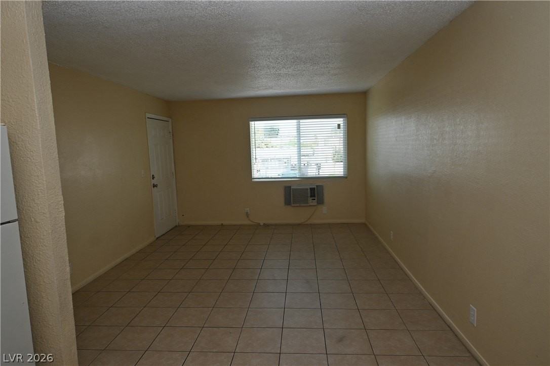 3021 E Carey Ave #4 - Photo 5 of 9