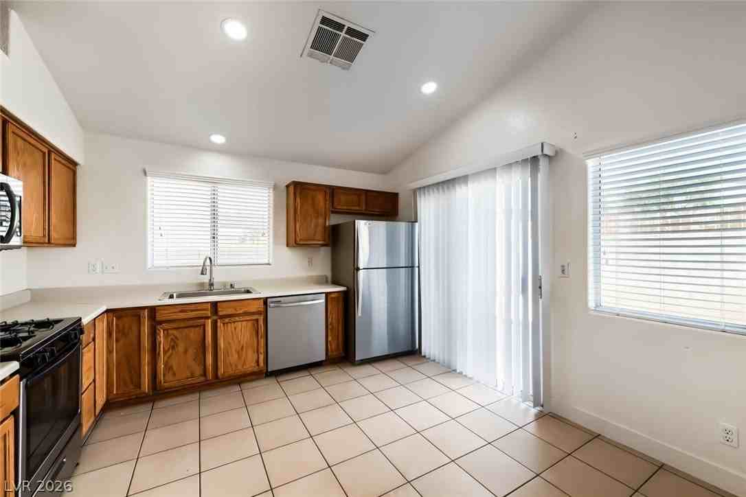 5737 Grand Entries Dr - Photo 5 of 17