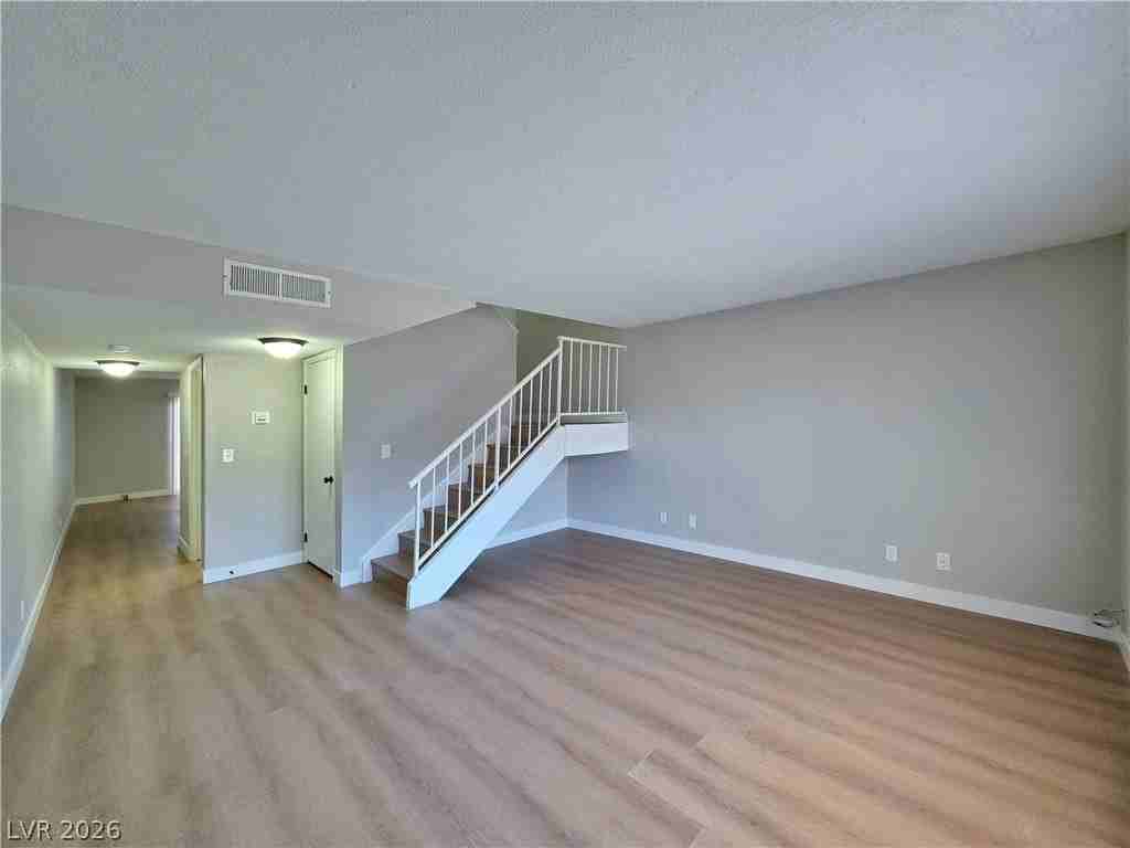 4230 Mississippi Ave - Photo 2 of 18