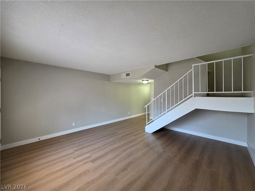 4230 Mississippi Ave - Photo 3 of 18