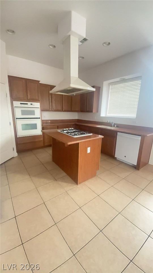 9201 Worsley Park Pl - Photo 4 of 20