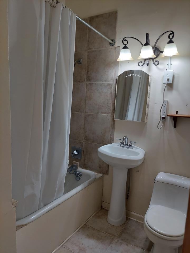 219 W Main St - Photo 4 of 5