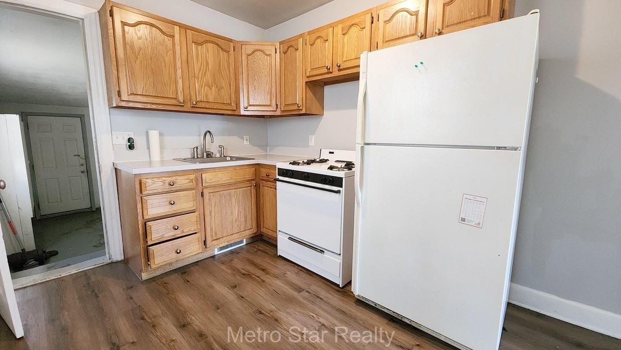 353 W Brockton Ave - Photo 6 of 13