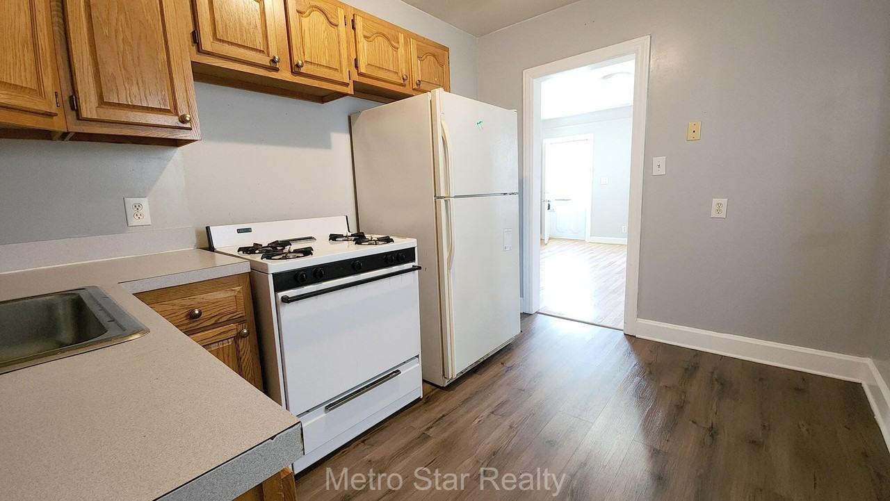 353 W Brockton Ave - Photo 7 of 13