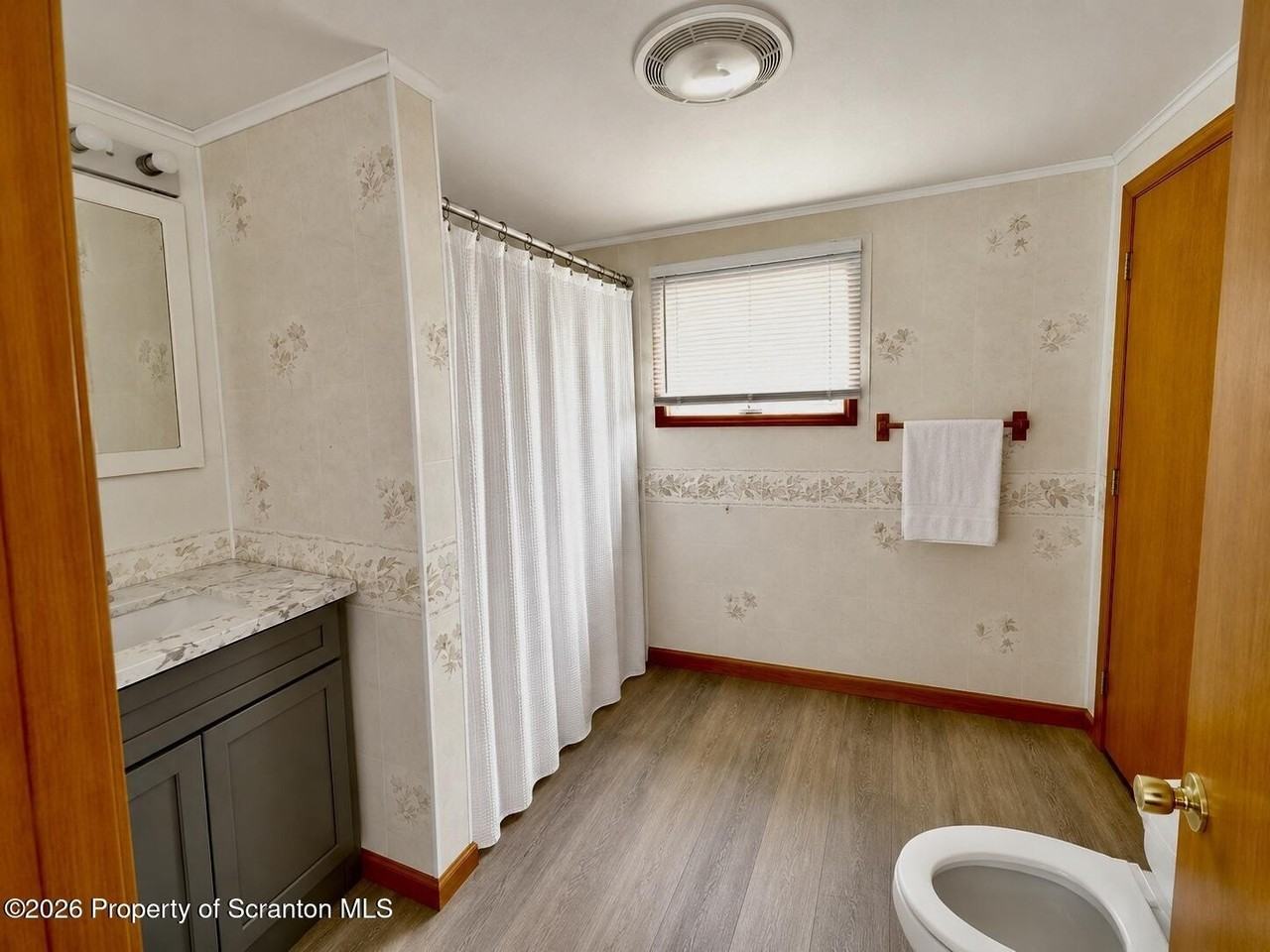 179 Spruce St - Photo 5 of 11