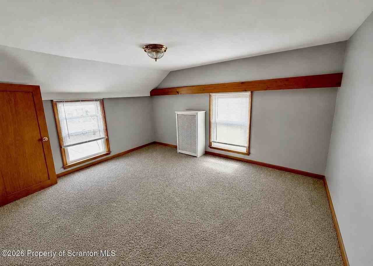 179 Spruce St - Photo 6 of 11